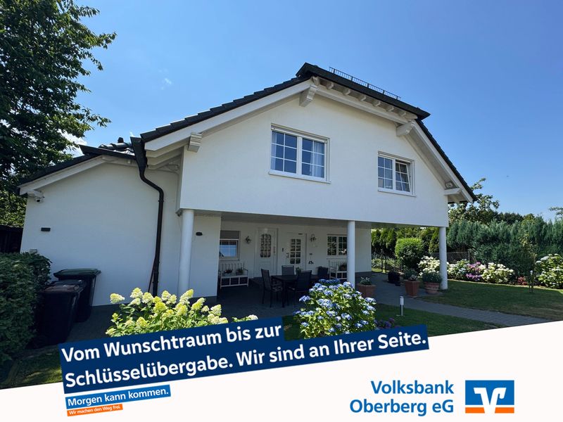 Exclusives Wohnen - Charmantes Zweifamilienhaus in idyllischer Lage!




